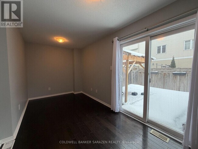 Photo du bâtiment - 203 Kennevale Dr