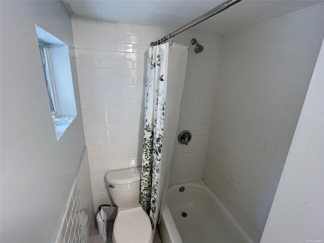Building Photo - 124 Ketay Dr S