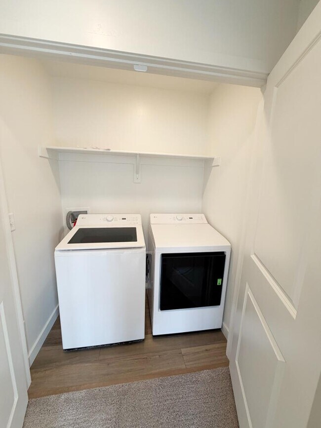 Building Photo - 496 S 1140 W