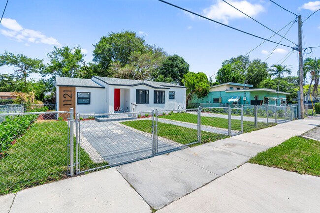 Foto del edificio - 1121 NW 57th St