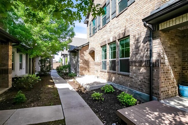 Foto del edificio - 7220 Wyoming Springs Dr