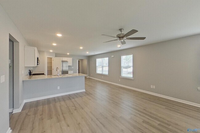 Foto del edificio - 101 Denise Dr