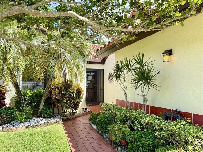 Foto del edificio - 5462 Palm Springs Ln