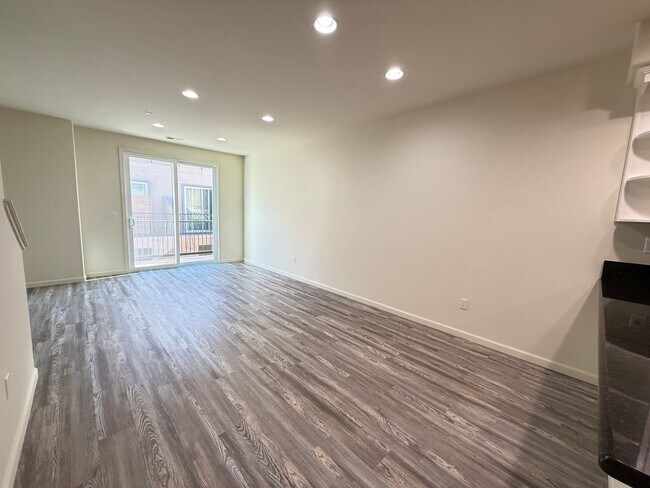 Building Photo - 566 Almaden Walk Loop