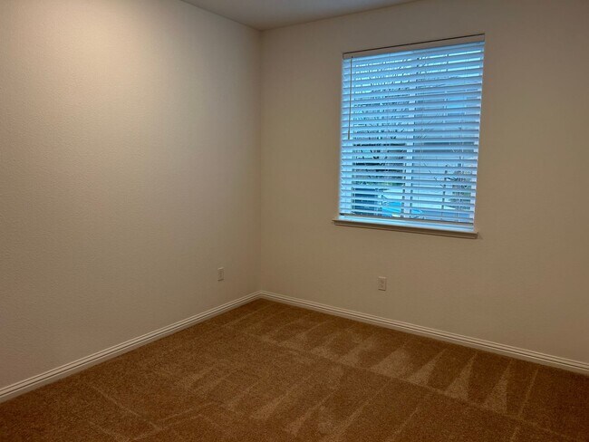 Foto del edificio - Beautiful 4 Bedroom 3 Bath Brentwood Home