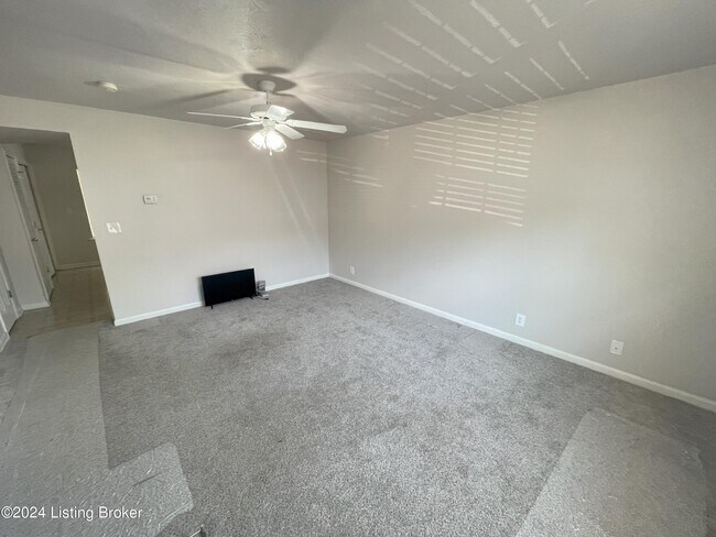 Foto del edificio - 5911 Woodcreek Crossing Way