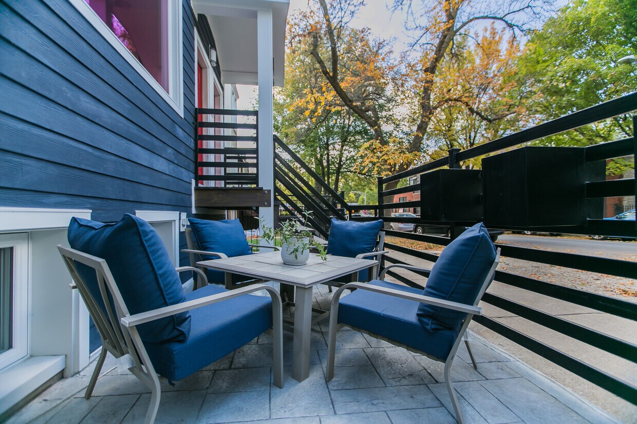 Patio - 1743 W Barry Ave