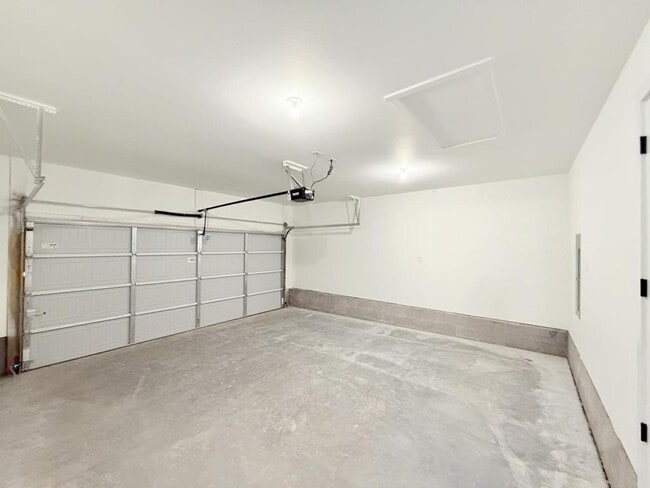 Building Photo - 211 Eagle Edge Dr