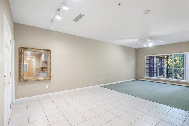 Building Photo - 2803 Kings Crossing Dr