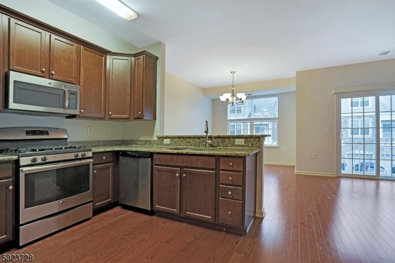 106 Birch Ct, Hanover, NJ 07927 Townhome Rentals in Hanover NJ