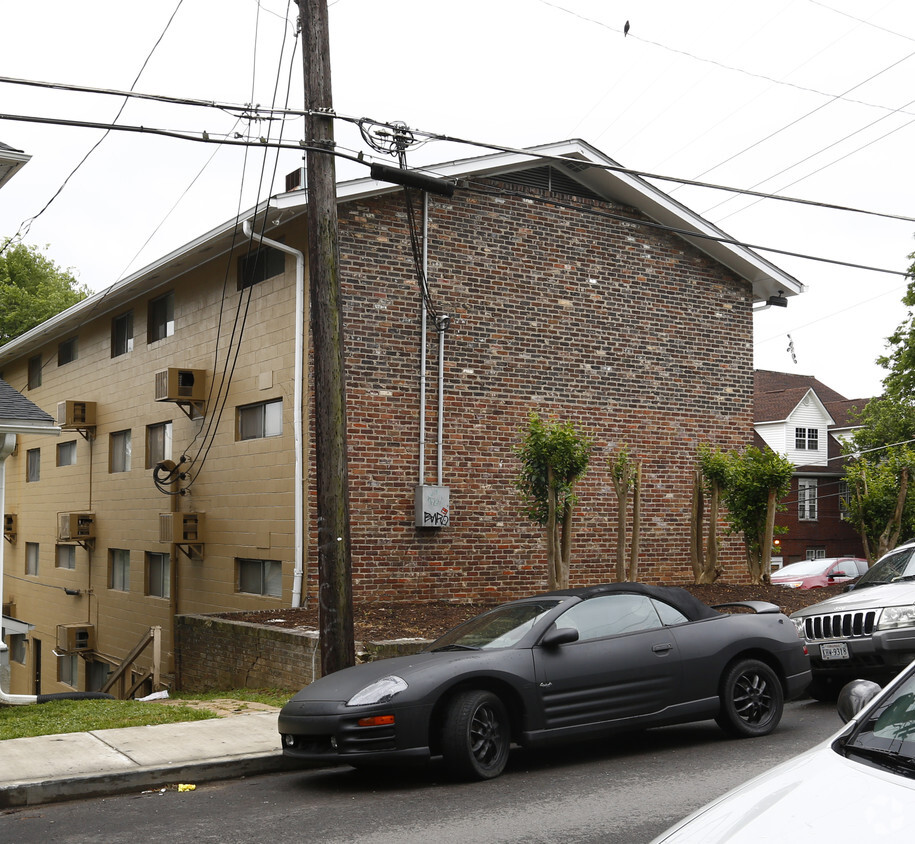 Building Photo - Highland Terrace Apartments Building #3