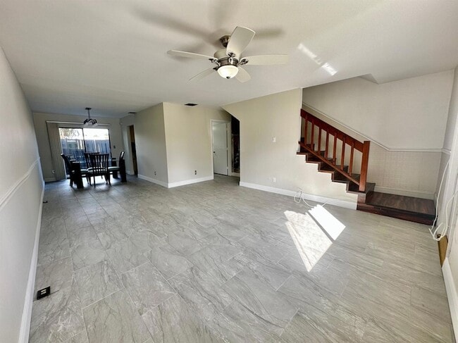 Foto del edificio - 5704 Channel Dr