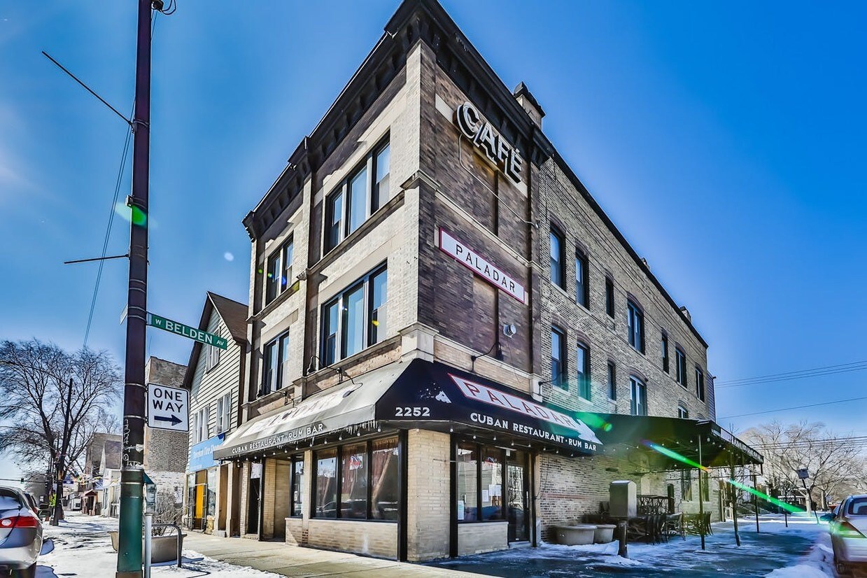 Primary Photo - 2252 N Western Ave