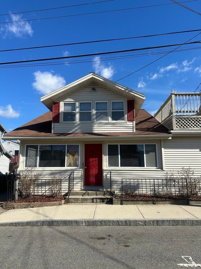 Building Photo - 6 M St