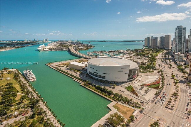 Foto del edificio - 900 Biscayne Blvd