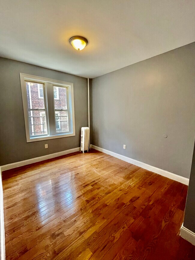 Foto del edificio - 1204 Kennedy Blvd