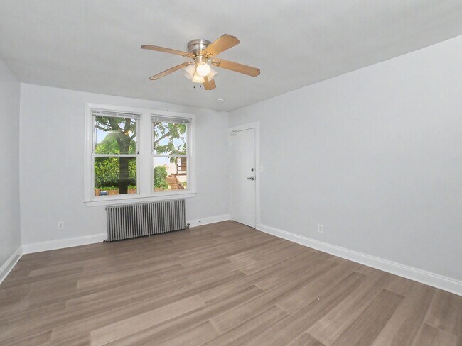 Foto del edificio - 3542 6th St NW