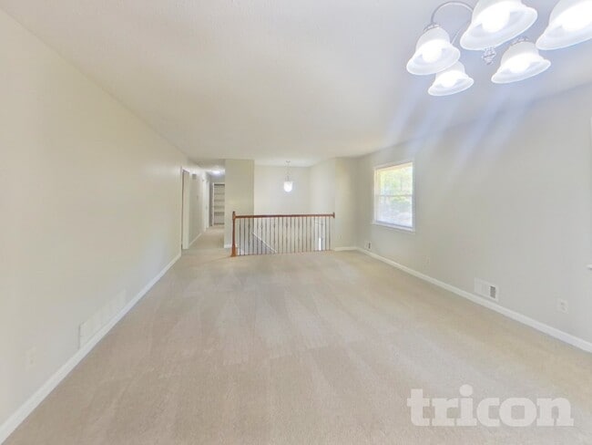 Building Photo - 2574 Northbrook Rd