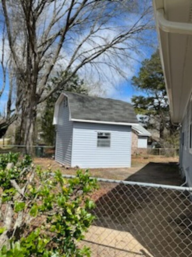 Foto del edificio - Beautifully Totally Remodeled 3Br 2Ba in G...