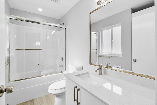 Building Photo - 5724 Sterling Ave