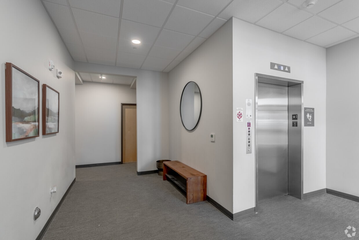 Lobby - Modern Studio, One, and Two-Bedroom Apartm...