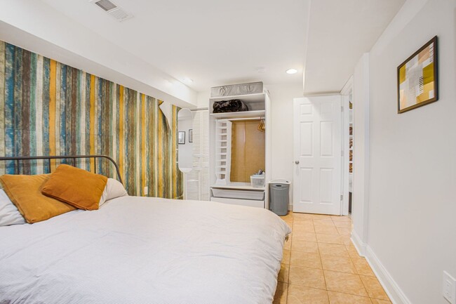 Building Photo - Petworth Four Bedroom House for Rent! Park...