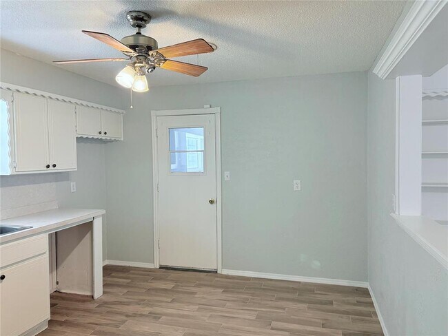 Building Photo - 625 SW 68th St