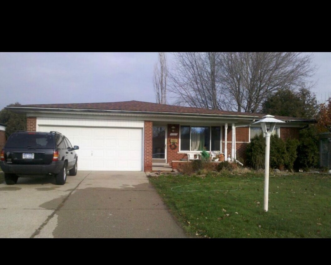 Primary Photo - 11223 Hanna Dr