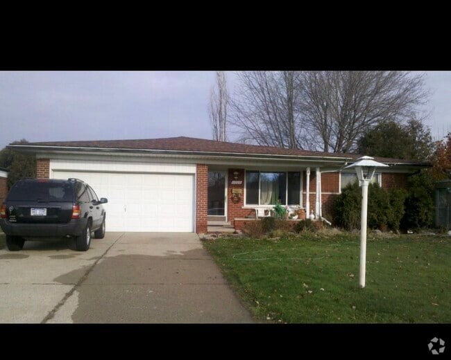 Building Photo - 11223 Hanna Dr