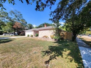 Building Photo - 18402 Tall Cypress Dr