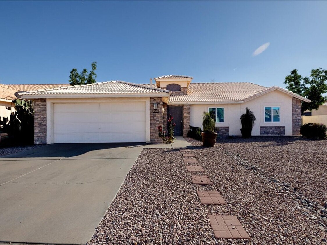 Primary Photo - 4 Bedroom, 2 Bathroom