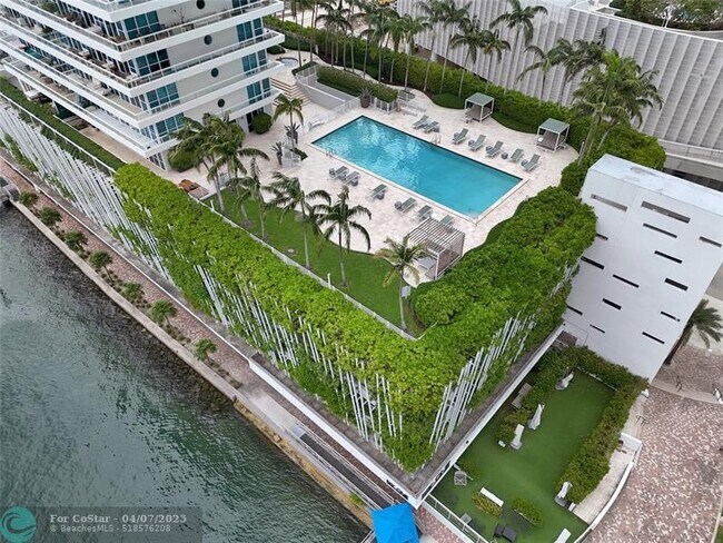 Foto del edificio - 540 West Ave