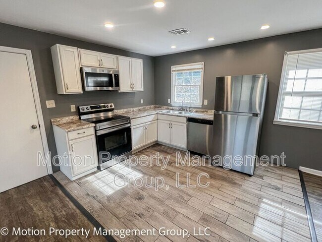 Foto del edificio - 2728 Pierce Dr N