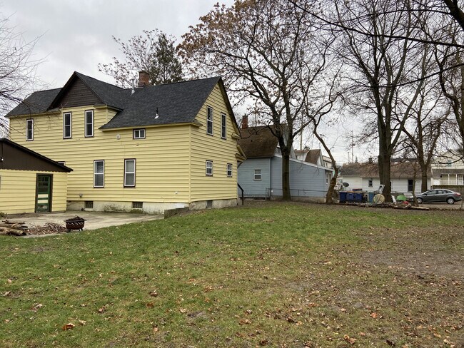 Foto del edificio - 425 Harlan Ave NE