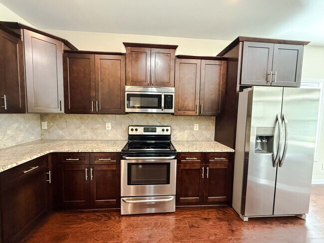 Foto del edificio - 728 Roanoke Dr