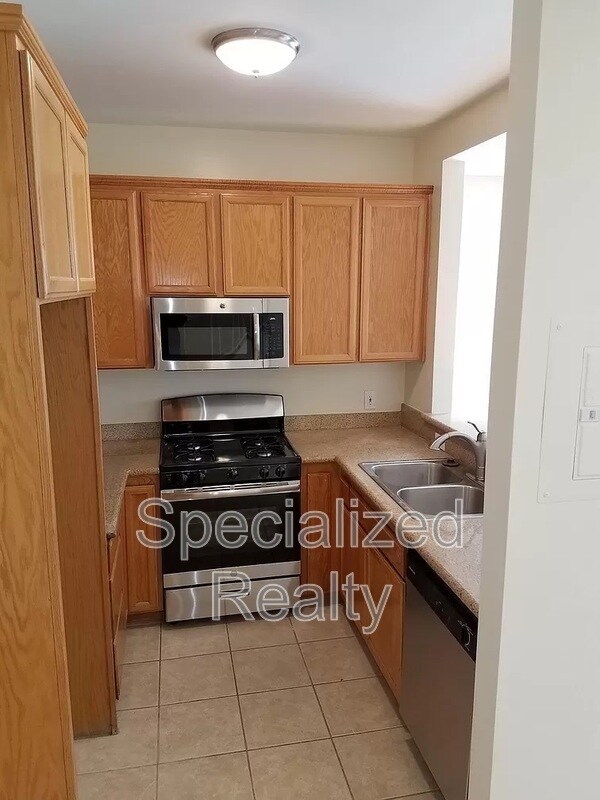 Foto del edificio - 5716 Whitsett Ave