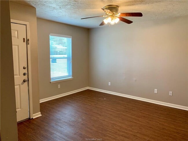 Building Photo - 712 San Benito Dr