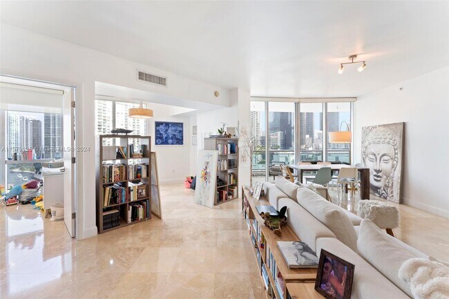 Foto del edificio - 350 S Miami Ave