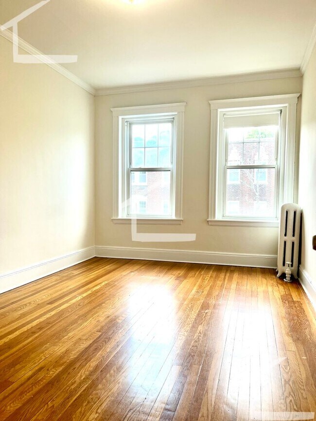 Building Photo - No Broker Fee - Brighton 2 Bed available now