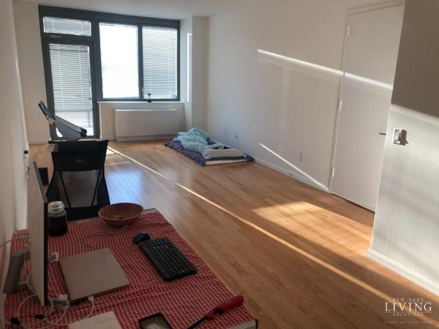 Foto principal - 0 bedroom in LONG ISLAND CITY NY 11109