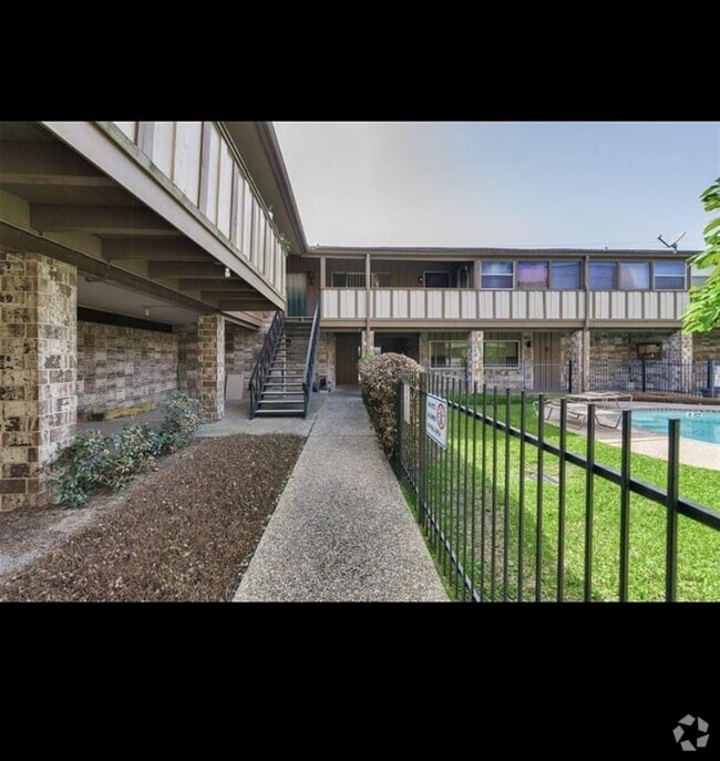 Building Photo - 2574 Marilee Ln