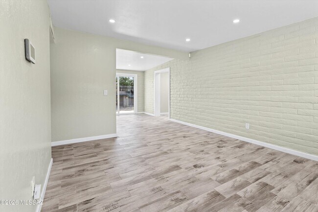 Building Photo - 3100 W Shumaker Dr