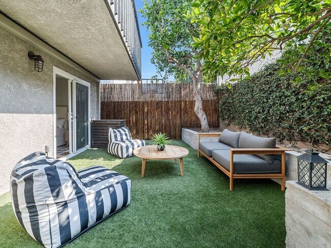 Foto del edificio - 1141 Stanford Ave