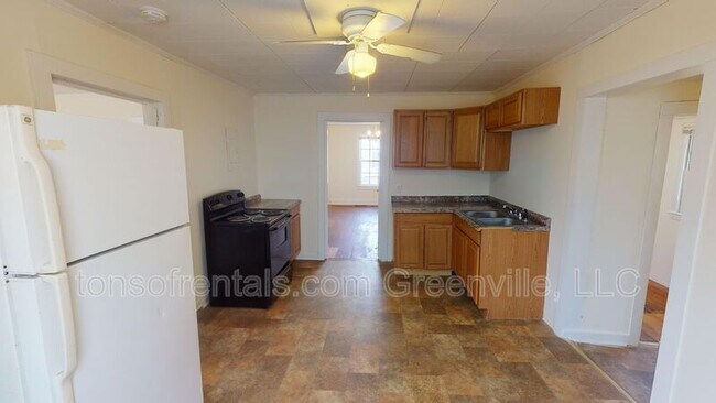 Foto del edificio - 359 Carney St
