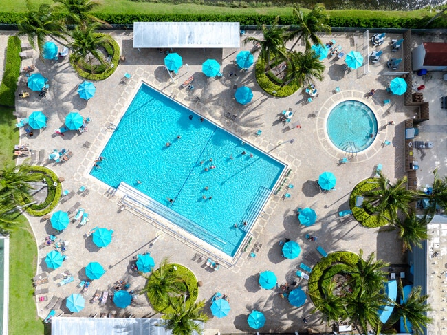 Foto del edificio - 233 Brittany F