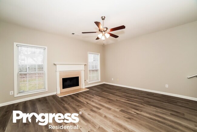 Building Photo - 1610 Silver Oak Dr