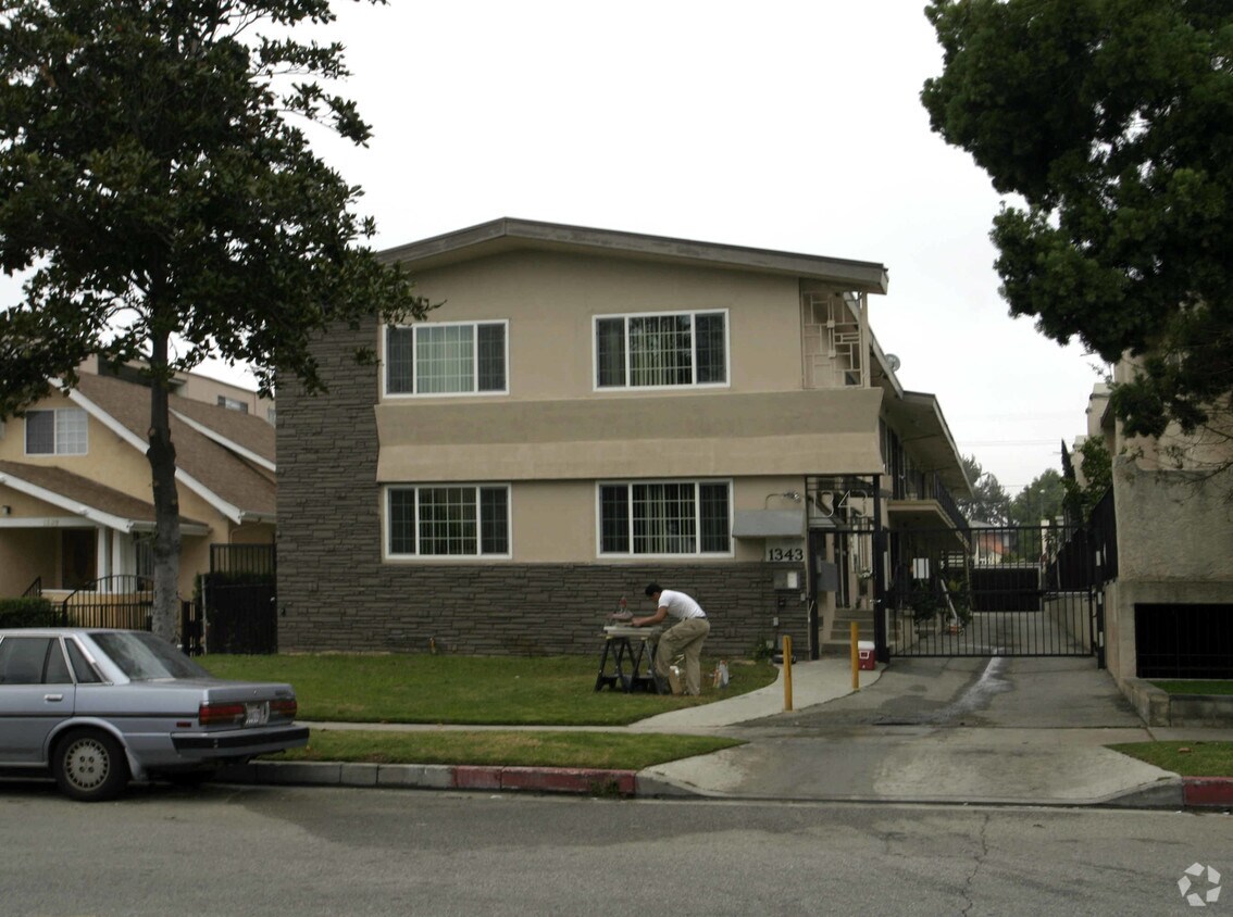Foto del edificio - 1343 E Harvard St