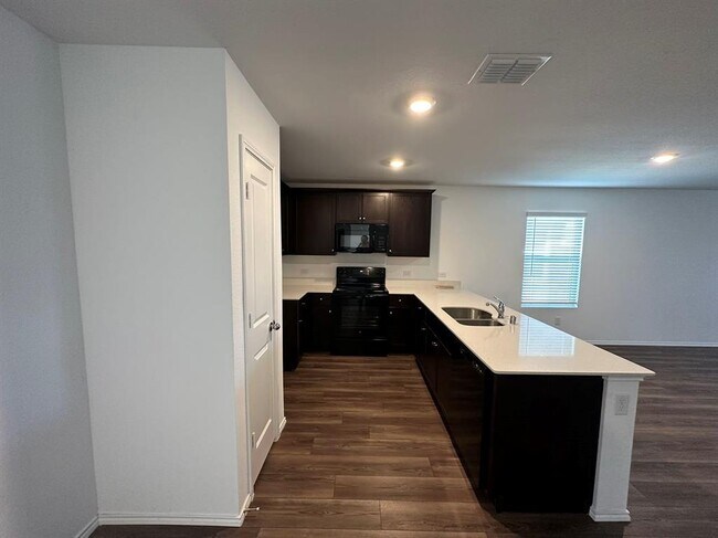 Foto del edificio - 5319 Braemar Wy