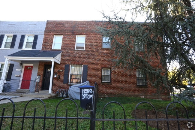 Building Photo - 1400 Canal St SW