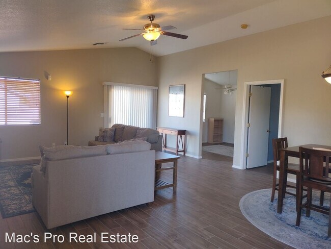 Building Photo - 2 br, 2 bath House - 1663 E. Saint Bernadi...